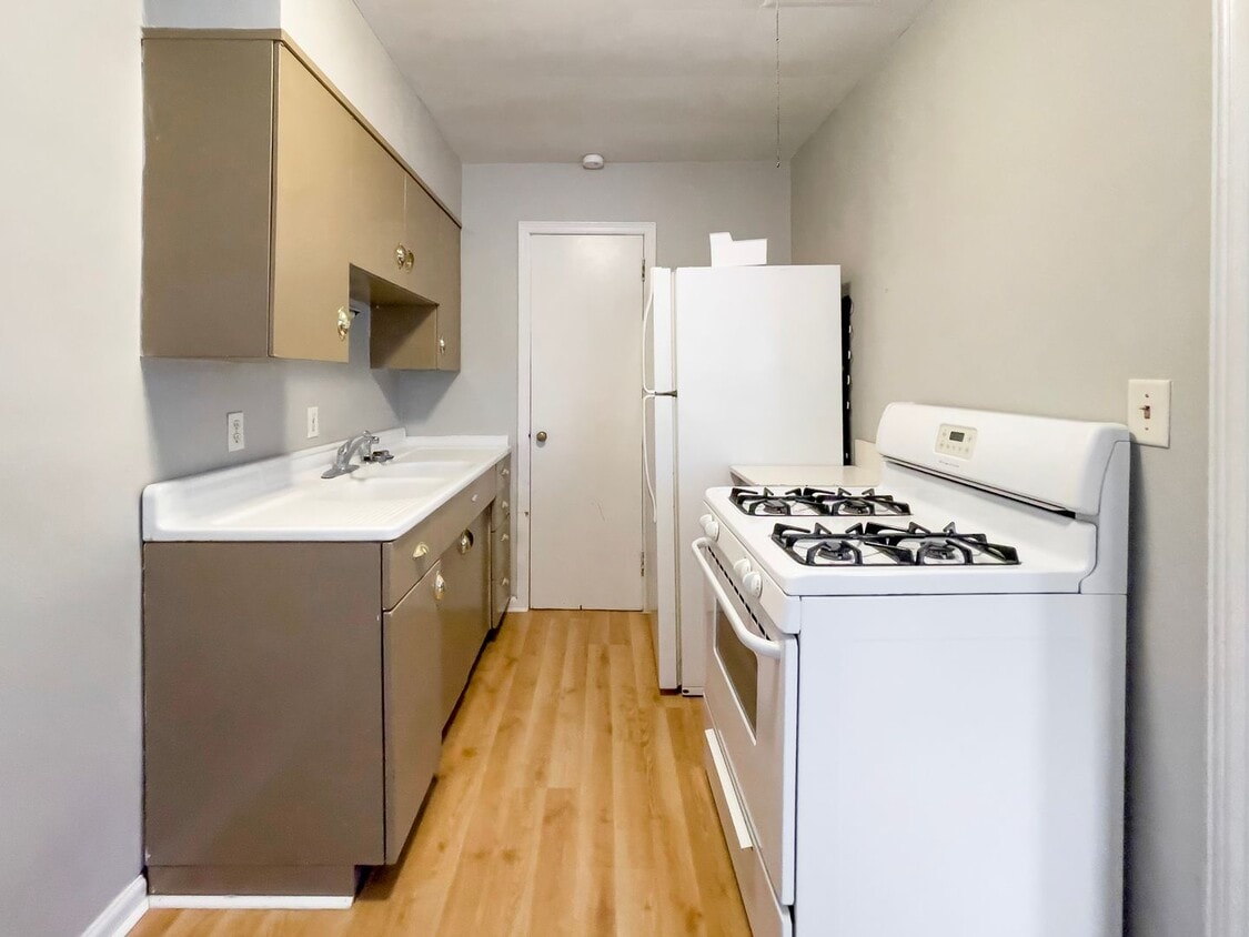 Foto principal - Cozy 1 bedroom, Close to Campus