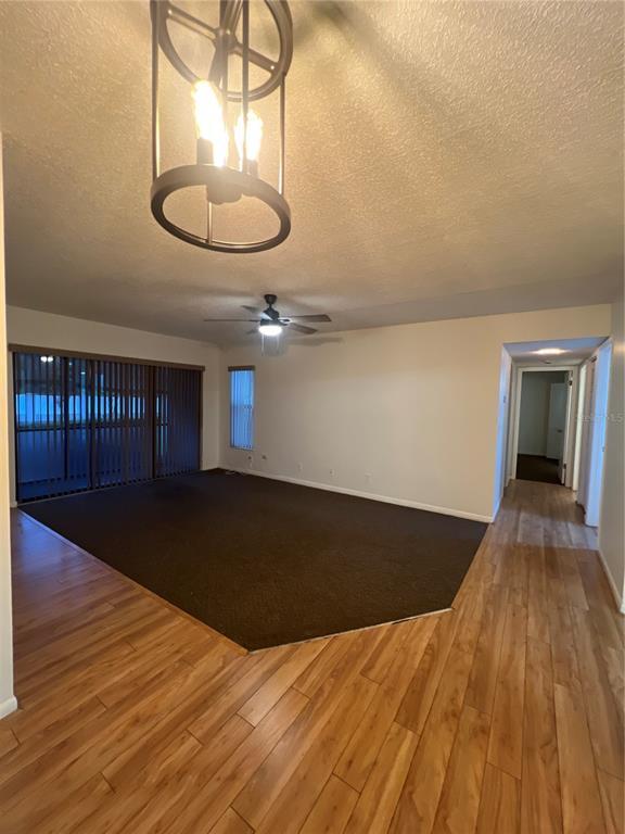 Foto del edificio - 1313 S Pine Ridge Cir