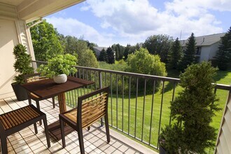 Interior Photo - Lake Village of Rochester Hills