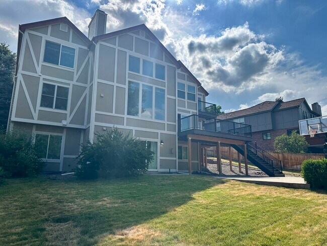 Vista del patio trasero - 9402 Oakbrush Way