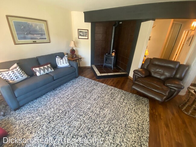 Foto del edificio - 2 br, 2.5 bath House - 15502 Donner Pass R...