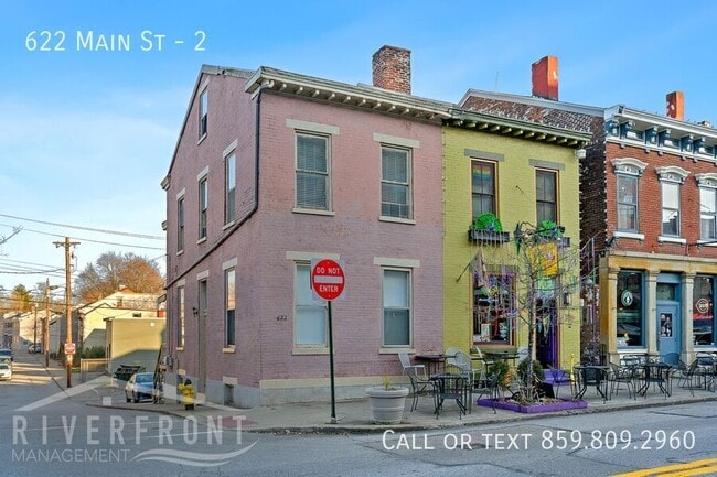 Building Photo - 622 Main St