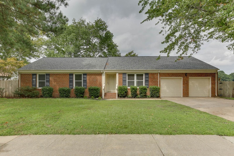 Primary Photo - 2637 N Elizabeth Harbor Dr