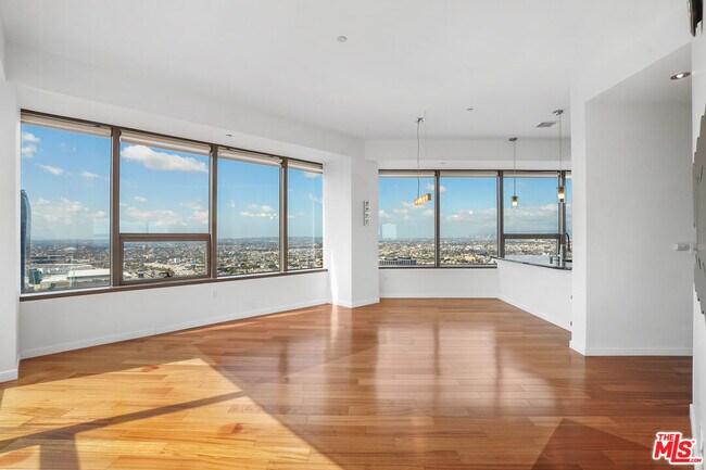 Building Photo - 1100 Wilshire Blvd