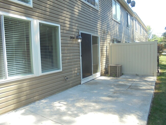 Building Photo - 304 Locksley Dr
