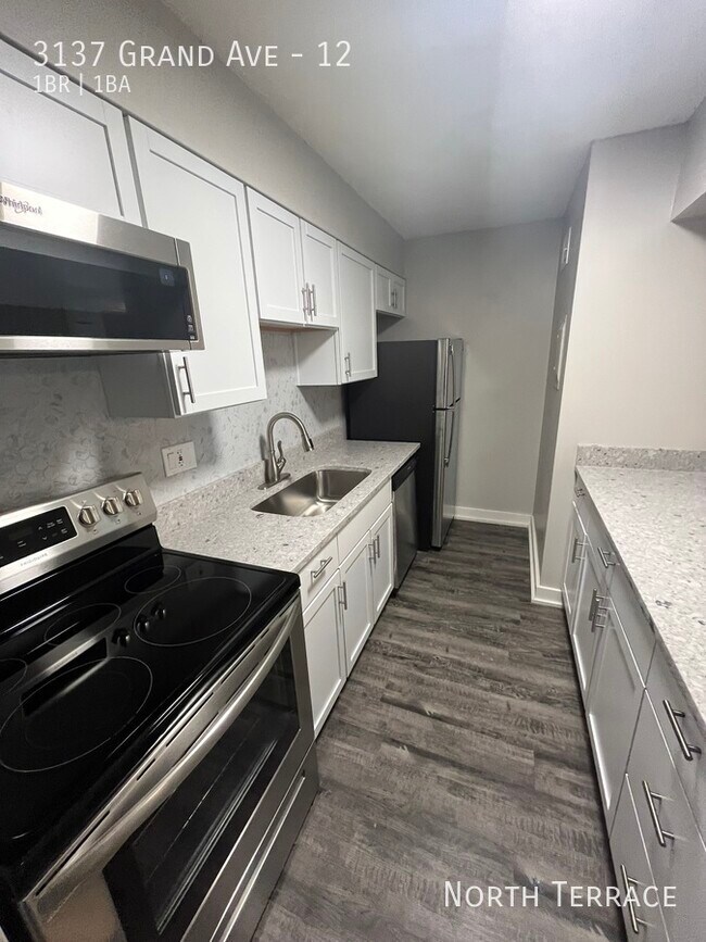 Foto del edificio - 3137 Grand Ave