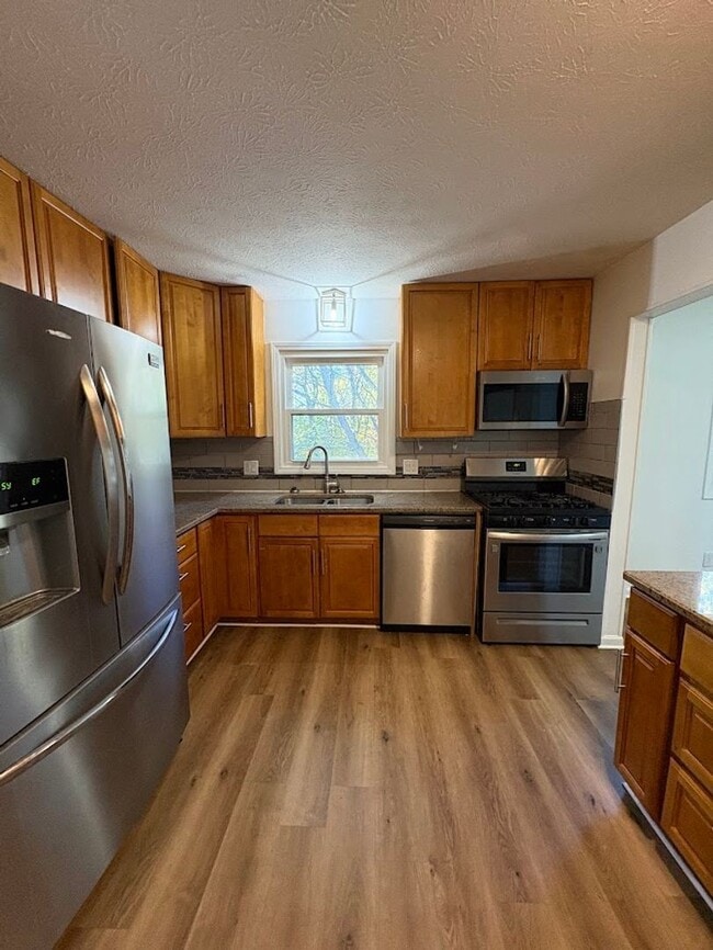 Foto del edificio - Three bedroom two bathroom home for rent