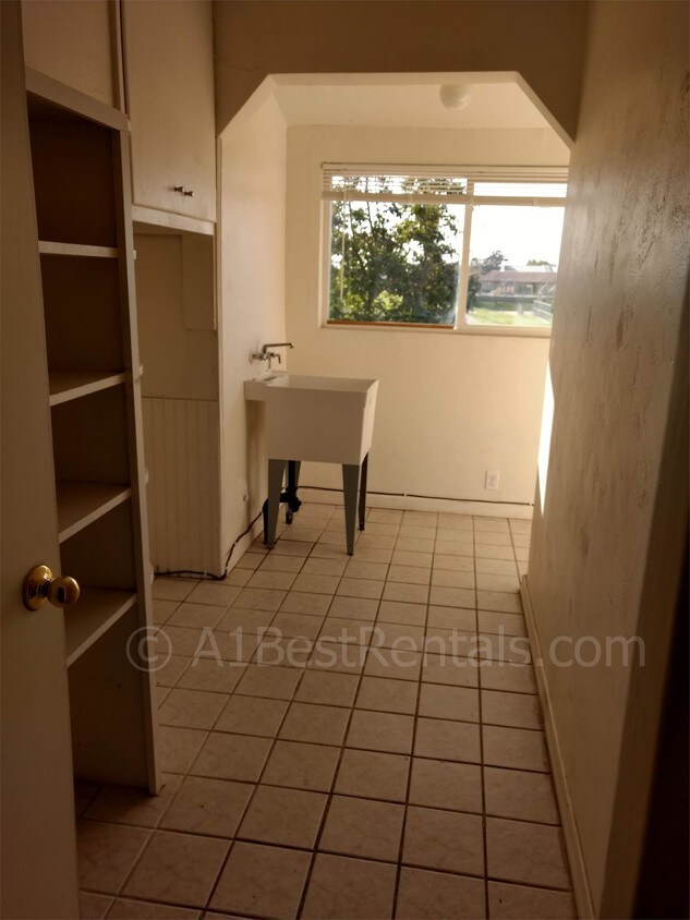 Foto principal - 5351 Yosemite Blvd