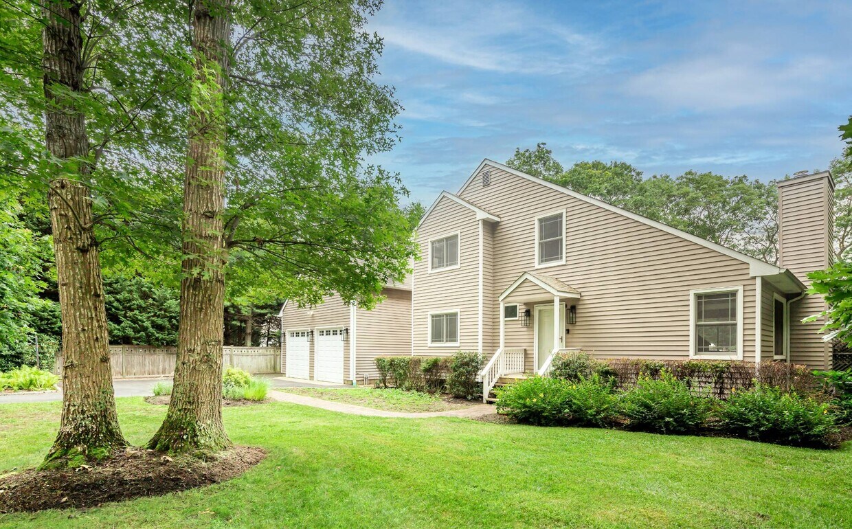 Foto principal - 64 Norfolk Dr