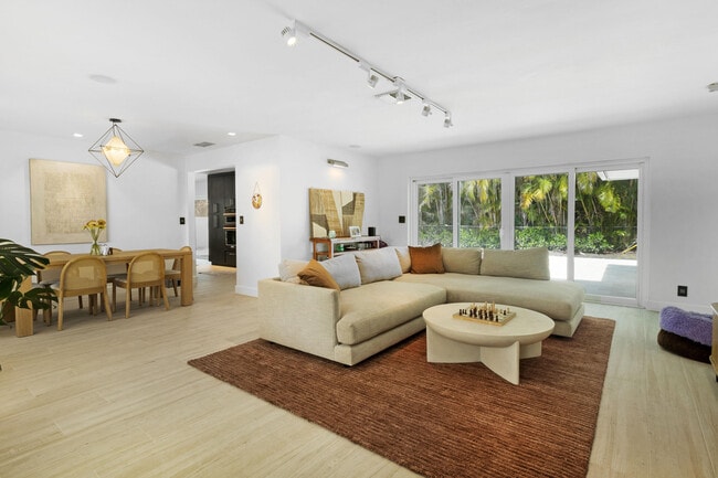 Foto del edificio - 6630 NE 21st Ave
