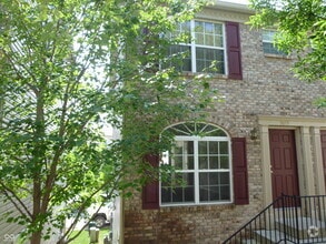 Building Photo - 3055 Armory Dr
