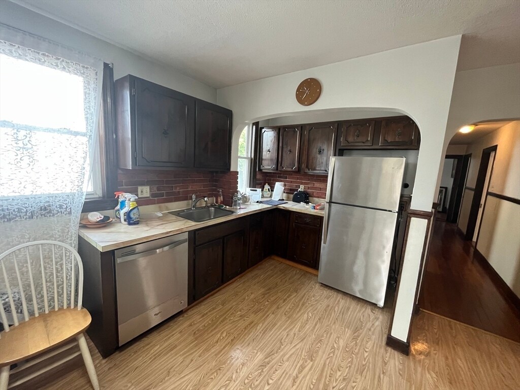 Primary Photo - 32 Howell St