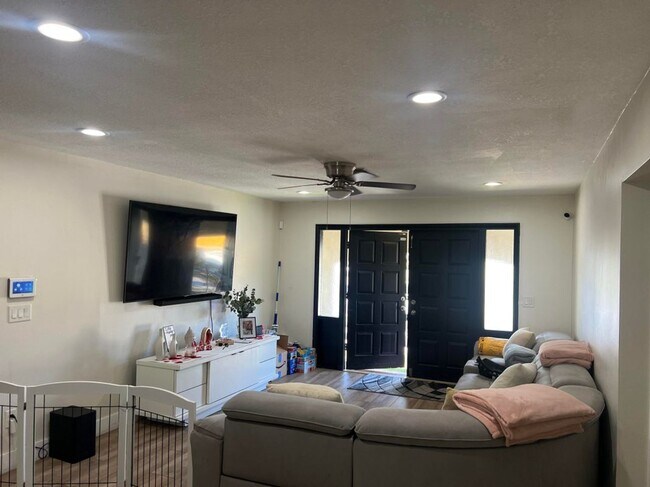 Foto del edificio - 5603 Parker Ave