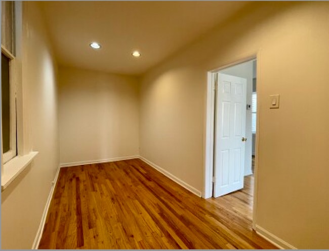 Foto del edificio - 2221 N Hoyne Ave