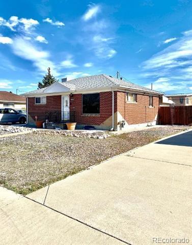 Building Photo - 940 W 70th Pl