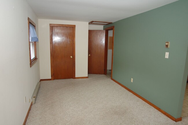 Building Photo - Single Family Home