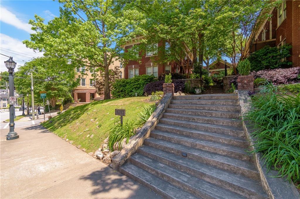 Foto principal - 1015 Piedmont Ave NE