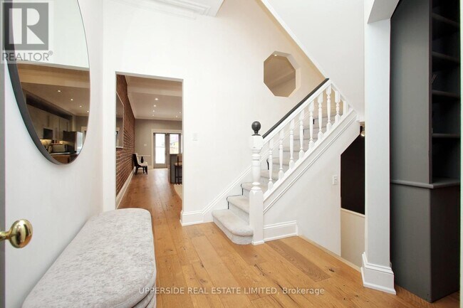 Photo du bâtiment - 153 Collier St