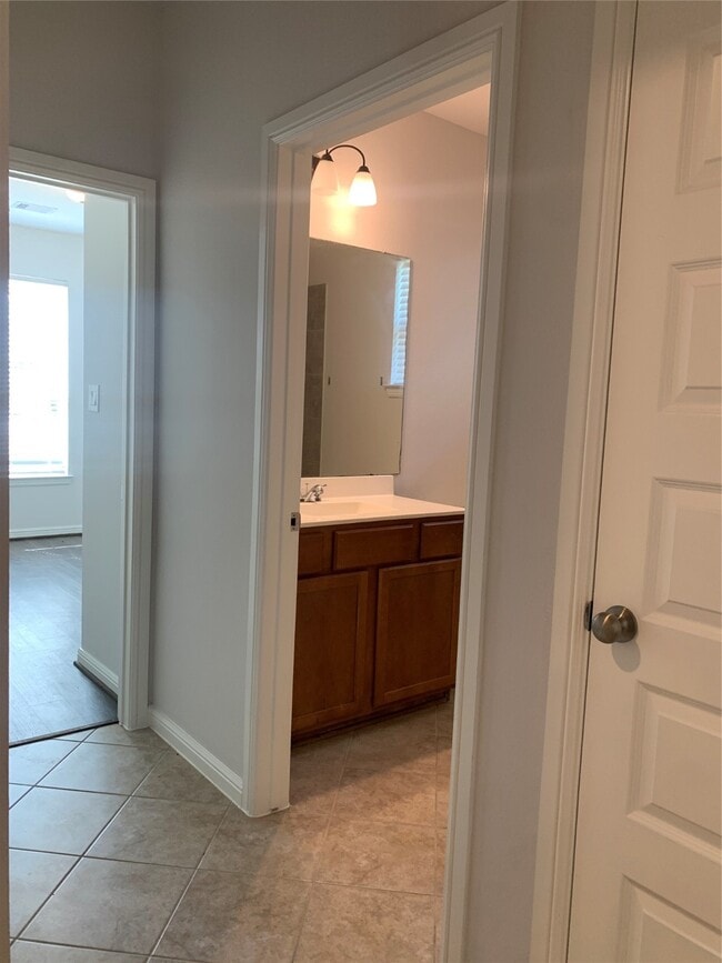 Building Photo - 18807 Fulvetta Haven Way