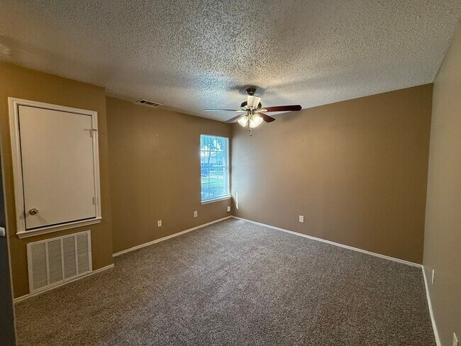 Foto del edificio - 10347 Shelburne Dr