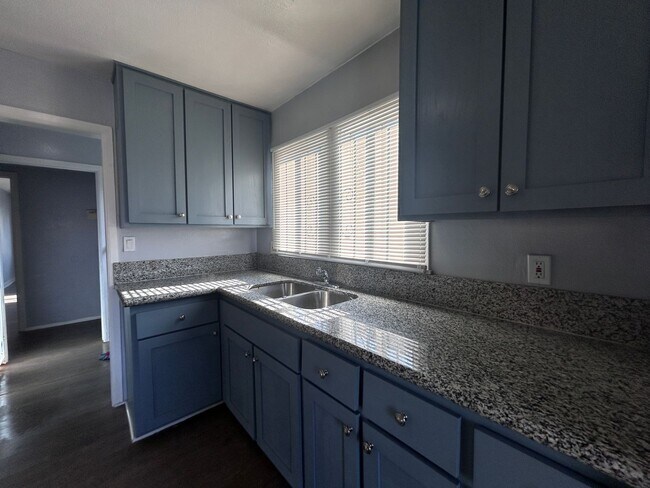 Foto del edificio - 1434 W 145th St