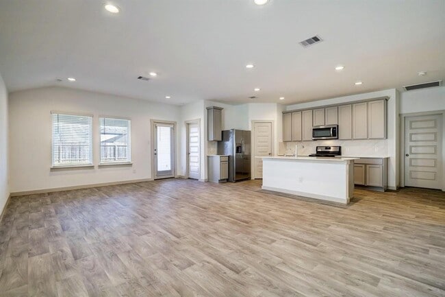 Building Photo - 8051 Black Forest Ln