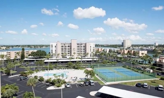 Foto del edificio - 7420 Bay Island Dr S