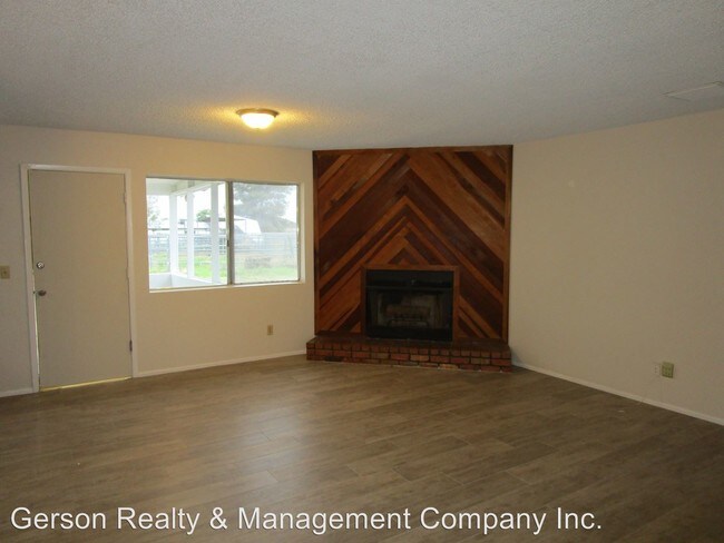 Building Photo - 4 br, 2 bath House - 6017 W. Paradise Lane
