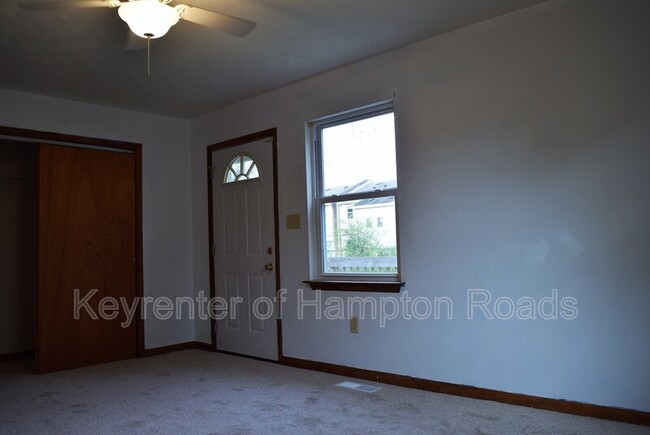 Foto del edificio - 100 Hodges Manor Rd