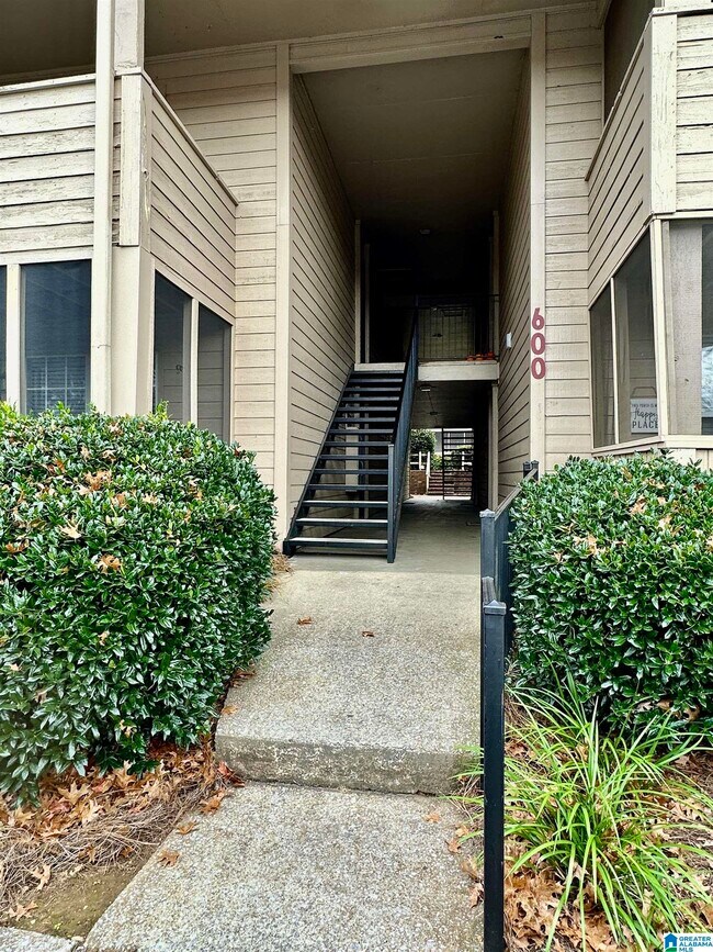 606 Patton Chapel Trail Unit 606, Hoover, AL 35226 Condo for Rent in
