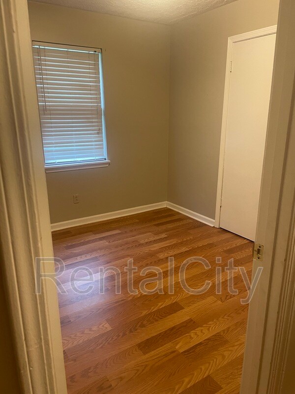 Foto del edificio - 157 Lealand Ln