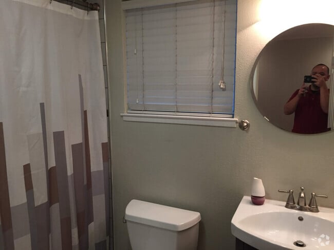 Building Photo - 2499 Alveswood Cir