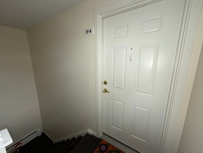 Building Photo - 27 Brewster Rd