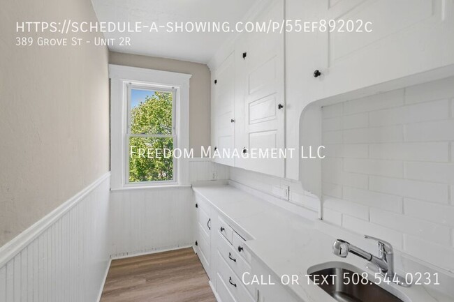 Building Photo - 389 Grove St