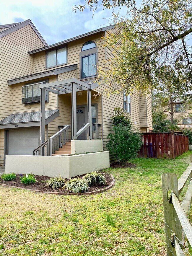 Building Photo - 2315 Kingbird Ln