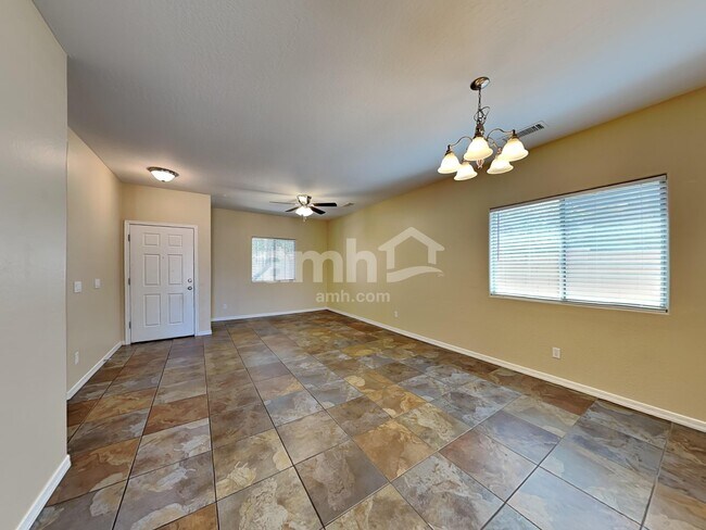 Foto del edificio - 9318 N 186th Ln