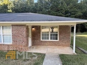 Building Photo - 122 Doves Ln