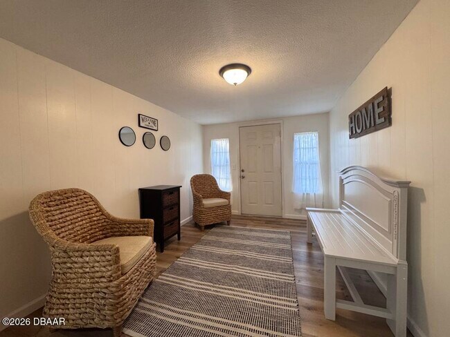 Building Photo - 607 Herbert St