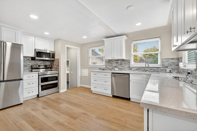 Foto del edificio - 3590 N Glencoe St