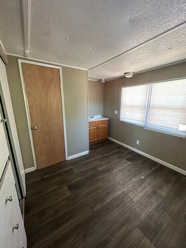 Foto del edificio - 55 Hearn Wy