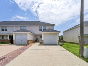 Building Photo - 983 Scenic Oak Ln