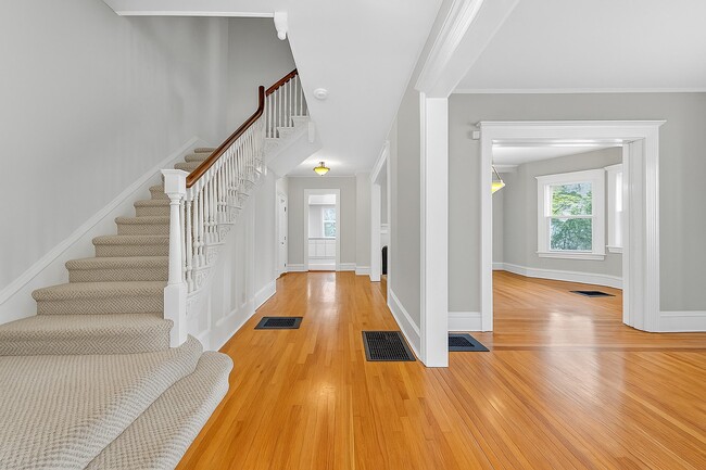 Building Photo - 94 Midland Ave