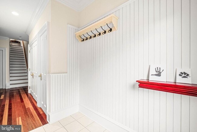 Building Photo - 2 Greystone Cir