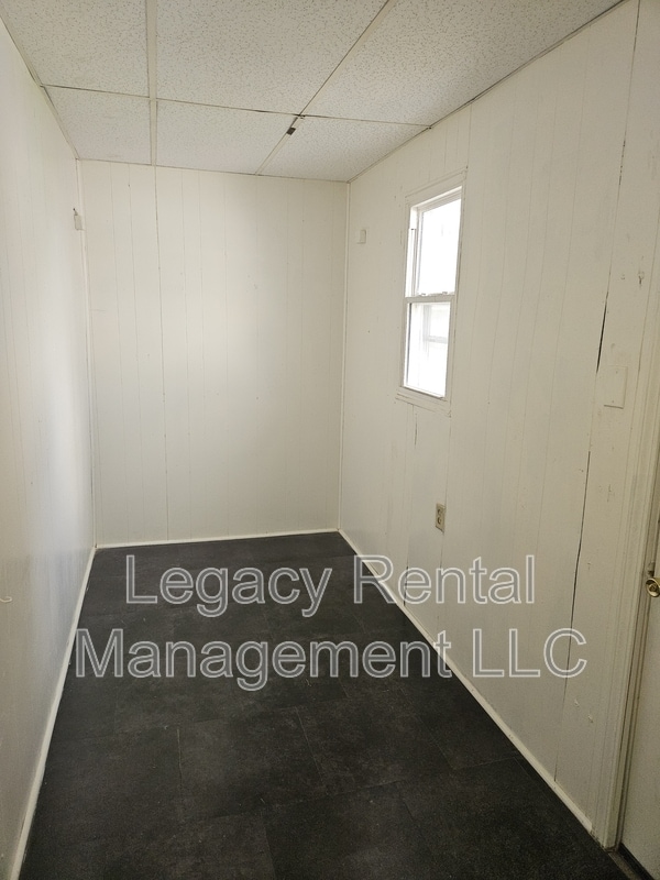 Foto del edificio - 424 S Poplar St