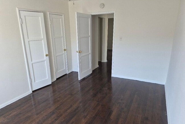 Building Photo - 8561 Holloway Dr