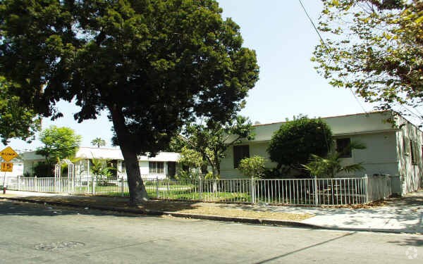 Foto principal - 2404-2410 Kansas Ave