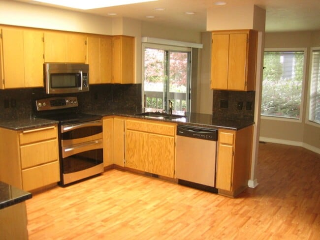 Building Photo - 5044 Summerfield Dr SE