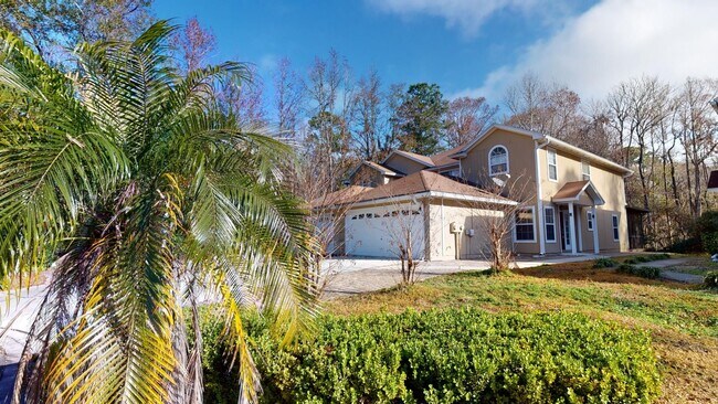 Building Photo - STUNNING 3 bedroom,2.5 bathrooms townhouse