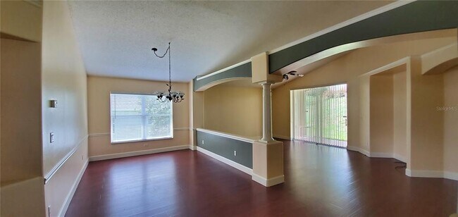 Building Photo - 1498 Sunset Village Blvd