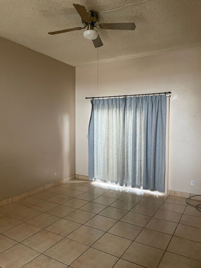 Foto del edificio - 1051 S Dobson Rd